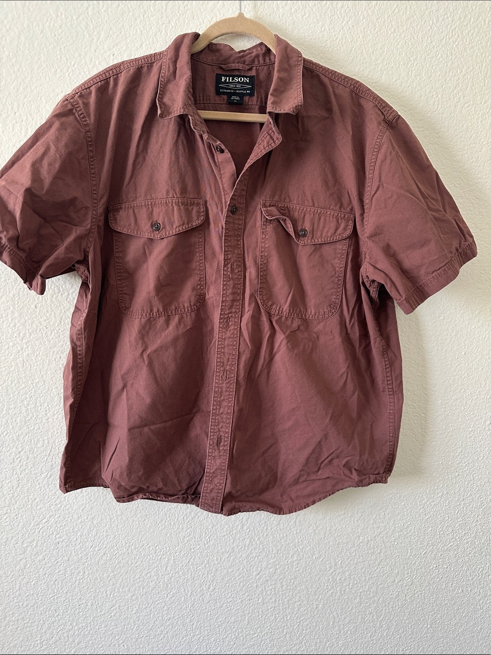 Filson Men’s Short-Sleeve Button-Down Shirt in Dusty Rose